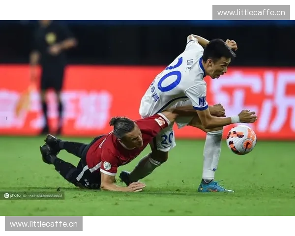 中超联赛现场直播全景解析聚焦赛场精彩瞬间与球员高光表现